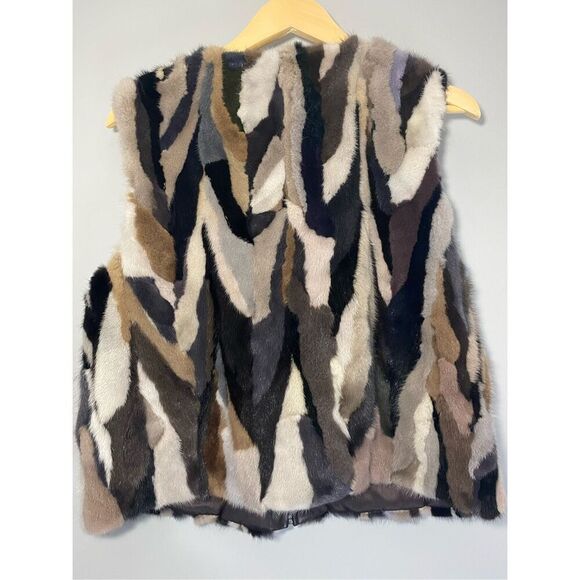 Medium, Euro Collections, unique fur vest, with leather trim. Like new condition - Picture 6 of 8